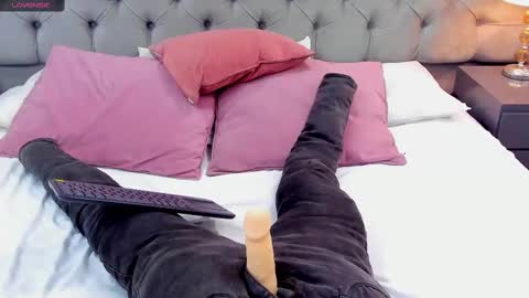 Snapshot of samantaa_g chatting on March 3, 1:42 pm Samantaa G online show from March 3, 1:42 pm