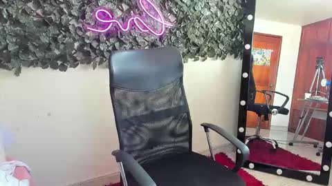 Snapshot of samantaortiz_ chatting on December 1, 7:19 pm samantaortiz_ online show from December 1, 7:19 pm