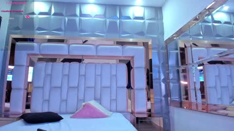 S A M A N T A   online show from January 15, 8:41 am