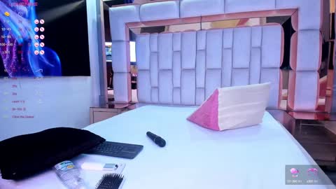 S A M A N T A   online show from February 1, 5:07 am