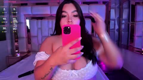 S A M A N T A   online show from February 27, 9:22 am