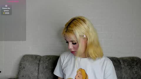 Snapshot of samantha_browwnn chatting on February 11, 3:08 am samantha_browwnn online show from February 11, 3:08 am