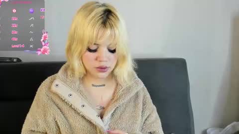 Snapshot of samantha_browwnn chatting on October 6, 10:29 pm samantha_browwnn online show from October 6, 10:29 pm