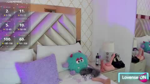 Snapshot of samantha_duque11 chatting on February 8, 8:32 pm Samantha online show from February 8, 8:32 pm