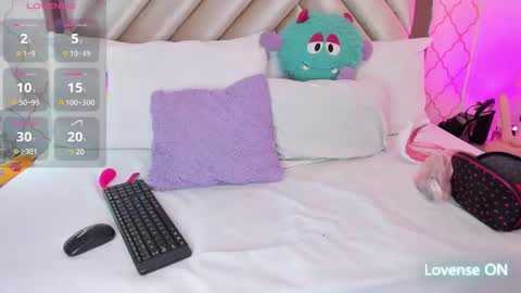 Snapshot of samantha_duque11 chatting on March 1, 8:53 pm Samantha online show from March 1, 8:53 pm