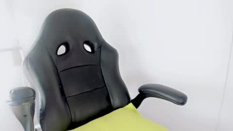 Andy online show from December 1, 8:53 pm