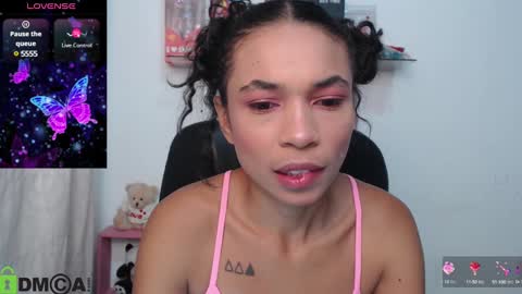 Snapshot of samanthaa_queen chatting on December 6, 11:11 am sam online show from December 6, 11:11 am