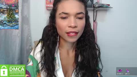 Snapshot of samanthaa_queen chatting on December 13, 11:02 am sam online show from December 13, 11:02 am