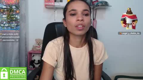 Snapshot of samanthaa_queen chatting on January 7, 4:27 pm sam online show from January 7, 4:27 pm