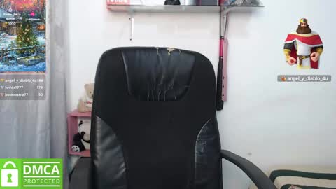 Snapshot of samanthaa_queen chatting on January 9, 4:17 pm sam online show from January 9, 4:17 pm