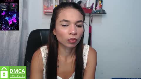 Snapshot of samanthaa_queen chatting on February 4, 10:43 am sam online show from February 4, 10:43 am