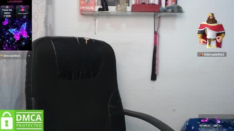 Snapshot of samanthaa_queen chatting on February 7, 2:15 pm sam online show from February 7, 2:15 pm