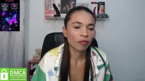 Snapshot of samanthaa_queen chatting on March 3, 10:49 am sam online show from March 3, 10:49 am