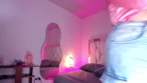 Snapshot of samanthadiamonds_ chatting on October 5, 1:04 am Sam online show from October 5, 1:04 am