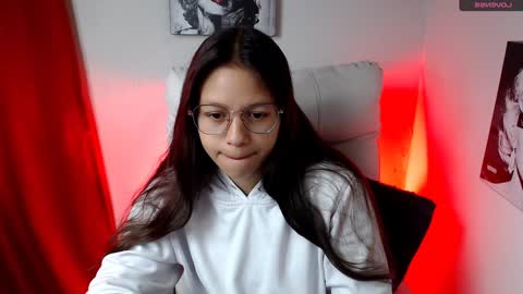 Snapshot of samantharoldan chatting on January 26, 1:47 pm Samantha online show from January 26, 1:47 pm