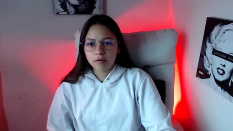 Snapshot of samantharoldan chatting on February 1, 2:24 pm Samantha online show from February 1, 2:24 pm