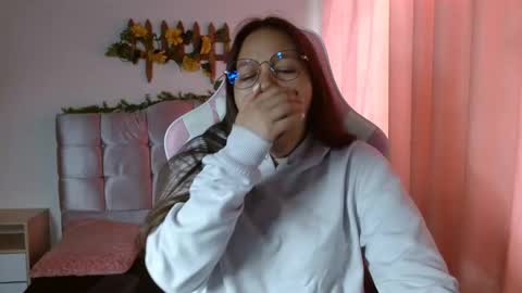 Snapshot of samantharoldan chatting on February 12, 1:27 pm Samantha online show from February 12, 1:27 pm