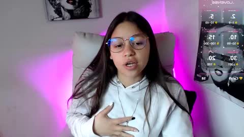 Snapshot of samantharoldan chatting on March 1, 3:05 pm Samantha online show from March 1, 3:05 pm