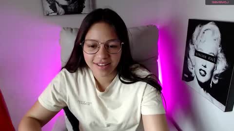 Snapshot of samantharoldan chatting on March 2, 4:53 pm Samantha online show from March 2, 4:53 pm