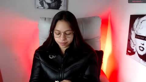 Snapshot of samantharoldan chatting on March 7, 1:07 pm Samantha online show from March 7, 1:07 pm