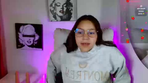 Snapshot of samantharoldan chatting on September 15, 2:17 pm Samantha online show from September 15, 2:17 pm