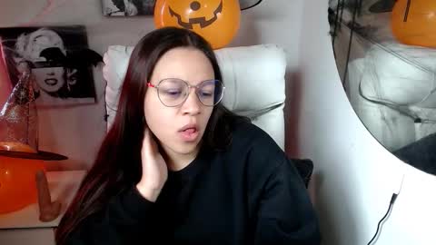 Snapshot of samantharoldan chatting on October 15, 3:34 pm Samantha online show from October 15, 3:34 pm