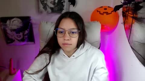 Snapshot of samantharoldan chatting on October 29, 3:14 pm Samantha online show from October 29, 3:14 pm