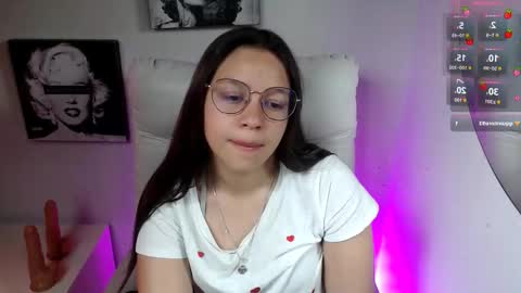 Snapshot of samantharoldan chatting on November 8, 2:28 pm Samantha online show from November 8, 2:28 pm