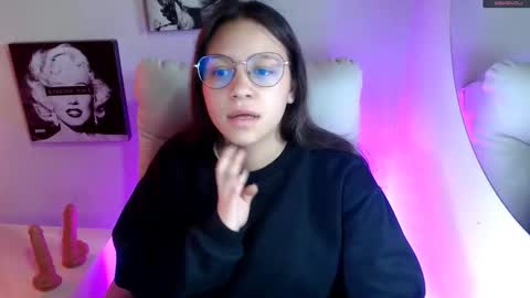 Snapshot of samantharoldan chatting on November 22, 2:49 pm Samantha online show from November 22, 2:49 pm