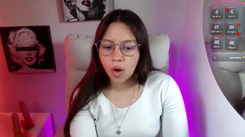 Snapshot of samantharoldan chatting on November 27, 2:19 pm Samantha online show from November 27, 2:19 pm