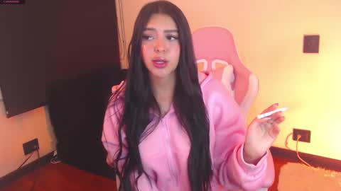 Snapshot of samara_lam chatting on December 14, 4:56 am Sammy online show from December 14, 4:56 am