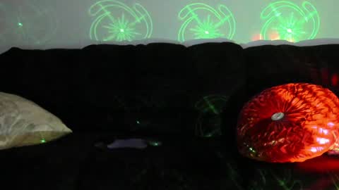 Snapshot of samatha1998 chatting on January 31, 1:02 pm Yaya online show from January 31, 1:02 pm