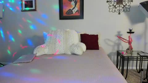 Snapshot of samatha1998 chatting on February 2, 4:05 am Yaya online show from February 2, 4:05 am