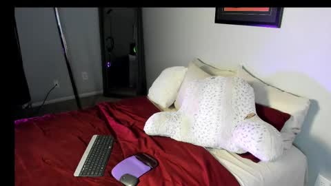 Snapshot of samatha1998 chatting on February 15, 10:11 am Yaya online show from February 15, 10:11 am