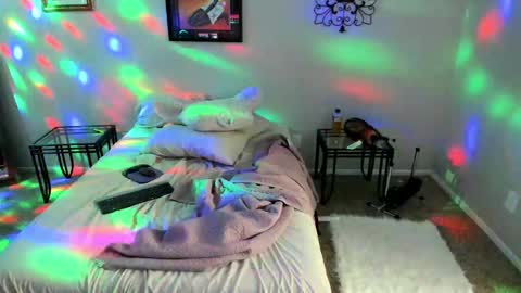 Snapshot of samatha1998 chatting on February 18, 11:30 pm Yaya online show from February 18, 11:30 pm