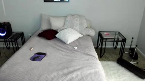 Snapshot of samatha1998 chatting on February 22, 4:07 am Yaya online show from February 22, 4:07 am