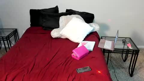 Snapshot of samatha1998 chatting on February 23, 8:22 pm Yaya online show from February 23, 8:22 pm