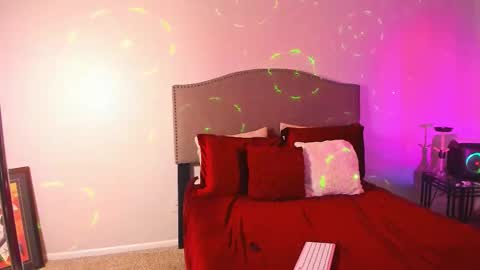 Snapshot of samatha1998 chatting on November 12, 8:48 am Yaya online show from November 12, 8:48 am