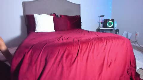 Snapshot of samatha1998 chatting on November 14, 8:57 am Yaya online show from November 14, 8:57 am