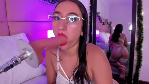 Snapshot of sammymorales chatting on December 14, 1:05 pm Sammy Morales online show from December 14, 1:05 pm