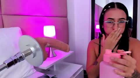 Snapshot of sammymorales chatting on October 9, 3:54 pm Sammy Morales online show from October 9, 3:54 pm