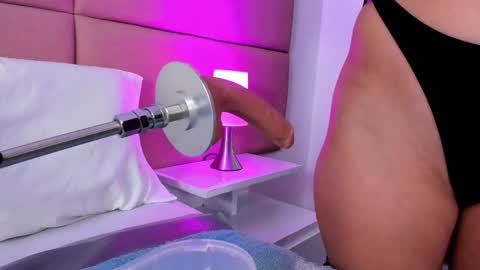 Snapshot of sammymorales chatting on November 26, 1:01 pm Sammy Morales online show from November 26, 1:01 pm