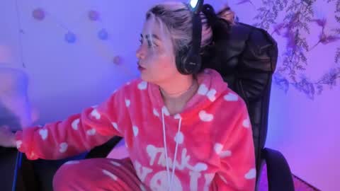   online show from February 6, 4:21 am