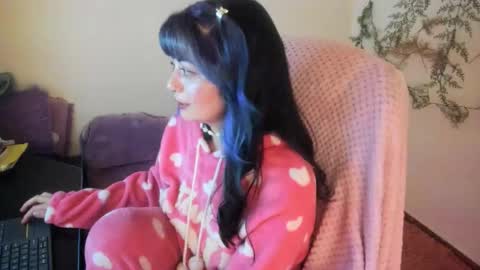   online show from October 25, 6:32 am