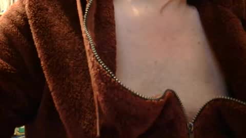 Snapshot of samsenior70 chatting on November 9, 10:52 pm Sam online show from November 9, 10:52 pm