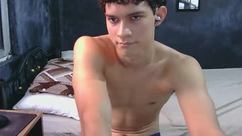 Snapshot of samuel_hills_ii chatting on October 20, 8:53 pm samuel_hills_ii online show from October 20, 8:53 pm