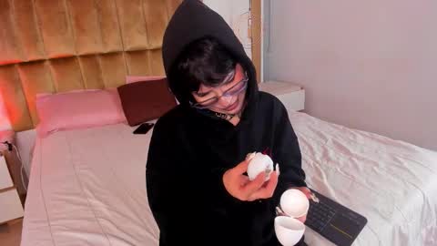 samysharky online show from September 18, 2:08 pm