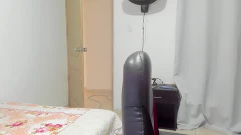 Sanddi  online show from October 28, 7:16 pm