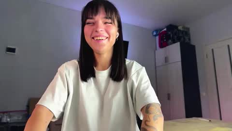 Lola online show from December 3, 9:51 am