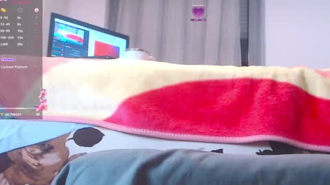 Snapshot of sandra10031989 chatting on December 3, 5:45 pm Sandra online show from December 3, 5:45 pm